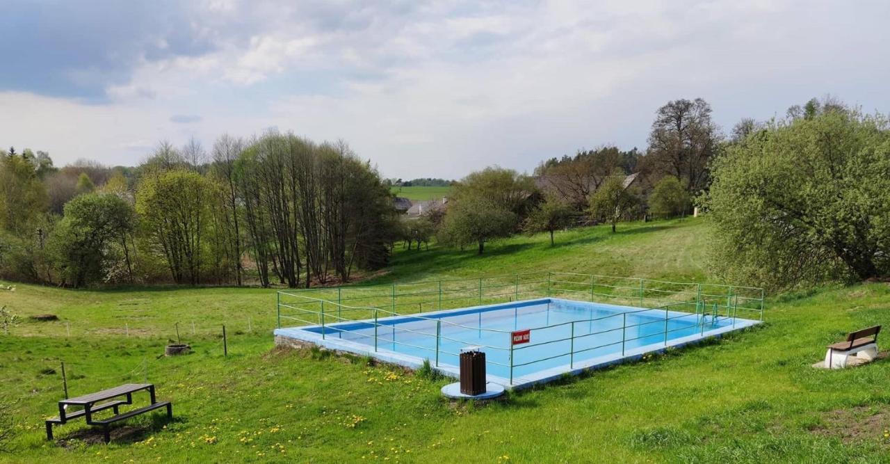 Stodola Villa Cetenov Exteriör bild